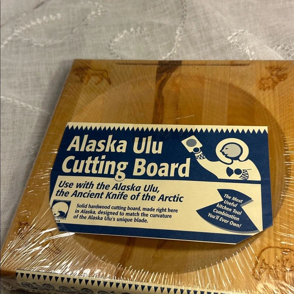 NWT Alaska Ulu cutting board 1998 vintage made in Alaska, USA